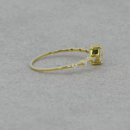 Purecarat 14K Yellow Gold Oval Diamond Engagement Ring