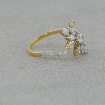 Purecarat Gold Diamond Cluster Flower Ring for Women.